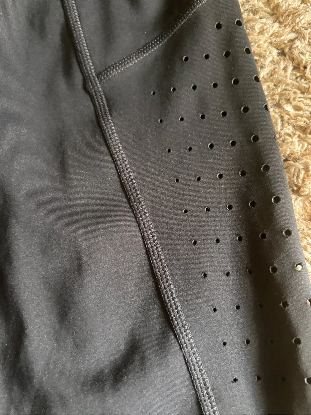 Athleta Women’s Black High Rise Laser Cut Pocket Leggings Size (Add Size) EUC